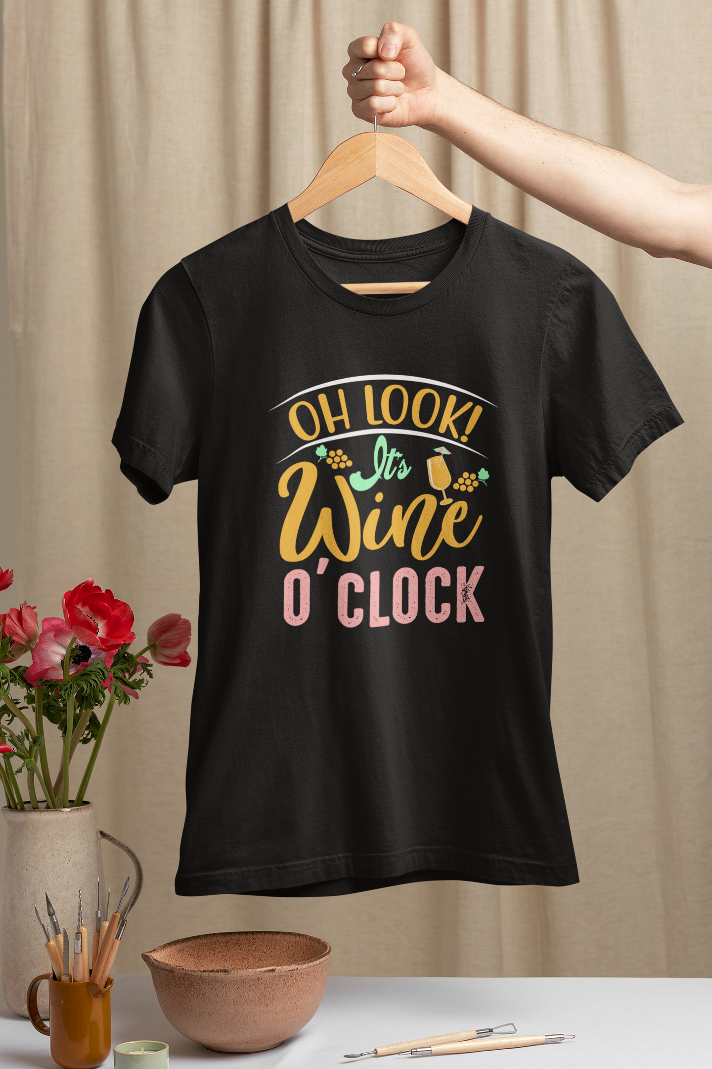 Oh Look! It's Wine O'Clock Design 3